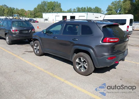 2016 Jeep Cherokee Trailhawk z USA, uszkodzony, nr VIN 1C4PJMBS2GW145260